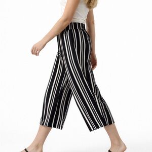 French Laundry Wide Leg Cropped Pants M Black & White Striped Elastic Waist